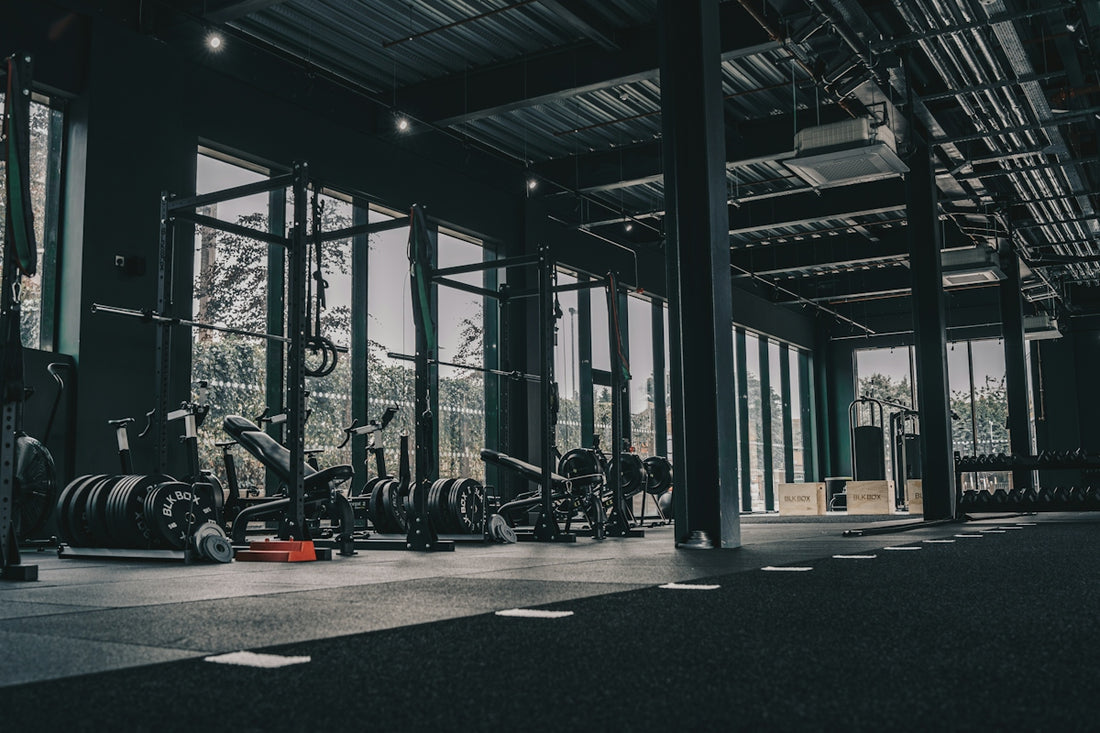 A large gym with a lot of machines